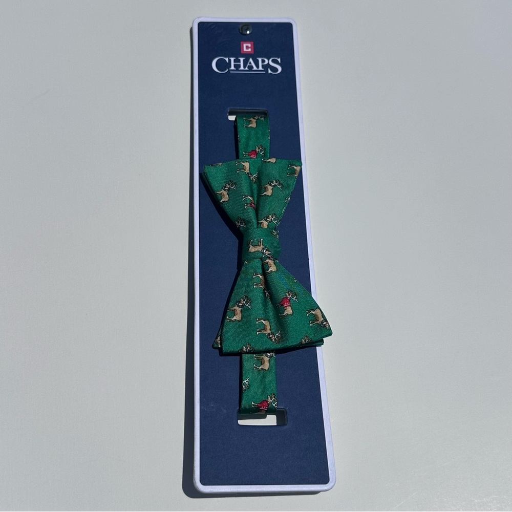 Chaps Christmas Festive Holiday Green 100% Silk Bow Tie with Reindeer Design